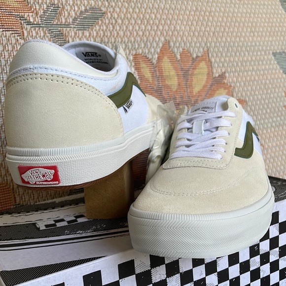 Vans WMNS Gilbert Crockett 
True White/Green
VN0A5JIF133
sneakers - Picture 10 of 16